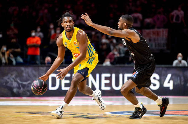 都关乎着球 都关乎着球